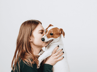 Femme avec son chien